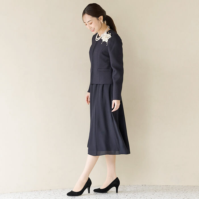 シンプルで上品な定番ネイビースーツ 13号・ネイビー｜東京ソワール