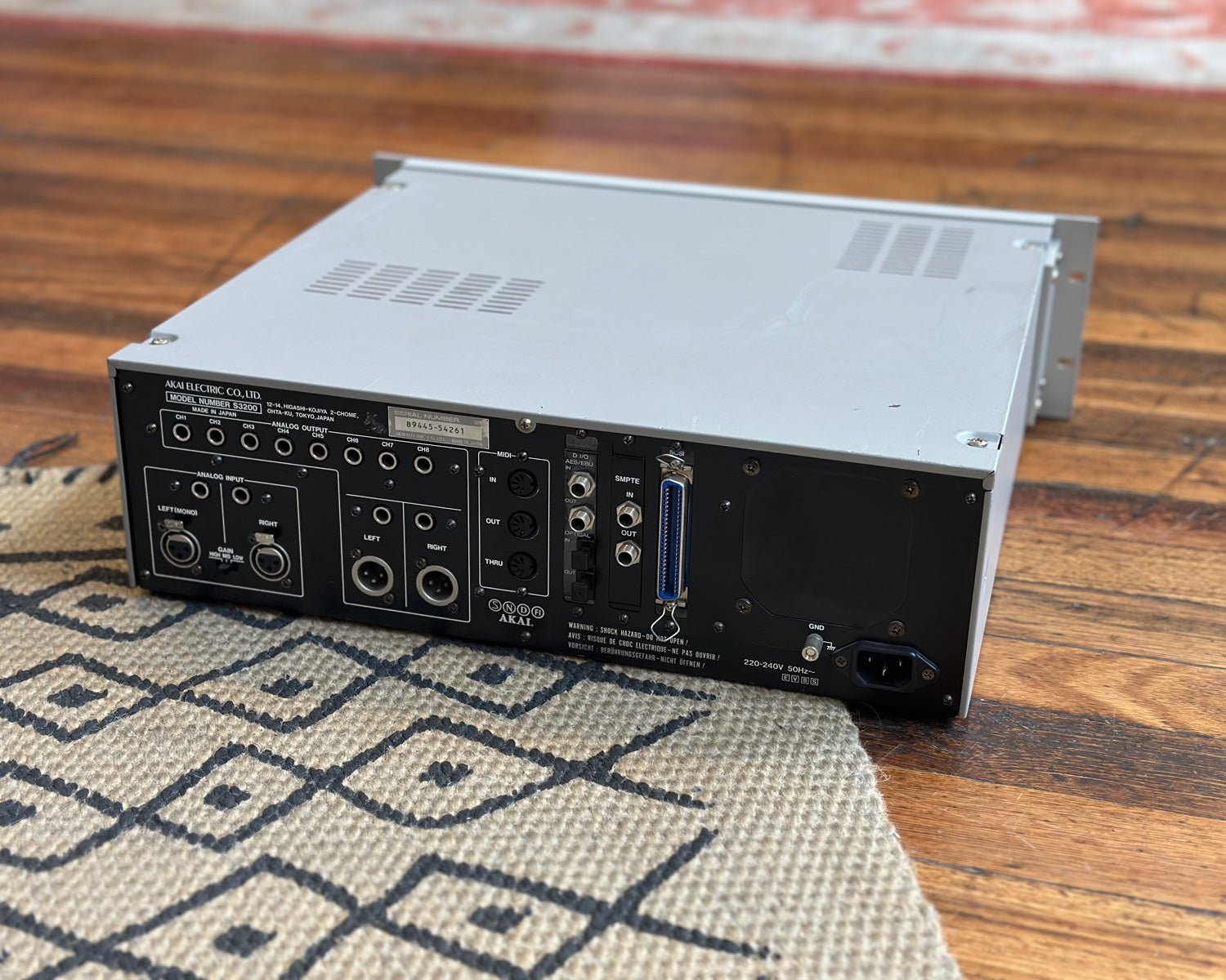 AKAI S3200 - MIDI Stereo Digital Sampler – Found Sound