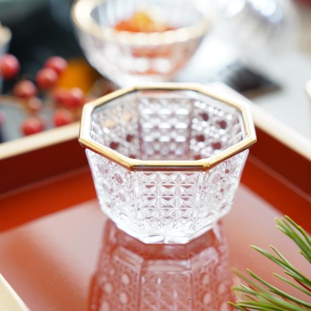 新年を彩る緑の美：錦茶緑金松葉形で魅せるお正月 | 四季折々の