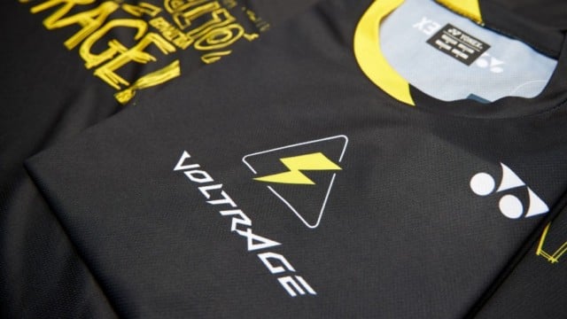 ソフトテニスラケット新シリーズVOLTRAGEロゴTシャツ