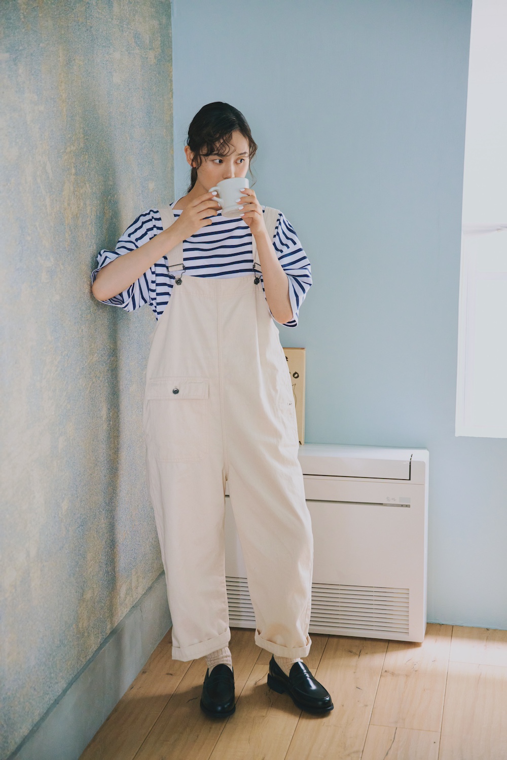 オーバーオールにぴったりなのは？ボーダーTシャツでアクセントを効か