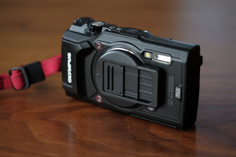 TG-5（オリンパス）レビュー｜レンズキャップと液晶保護フィルム