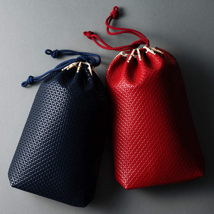 新品未使用 箱入り 印伝 甲州印伝 印傳屋 合切袋（大） 巾着 とんぼ 紺