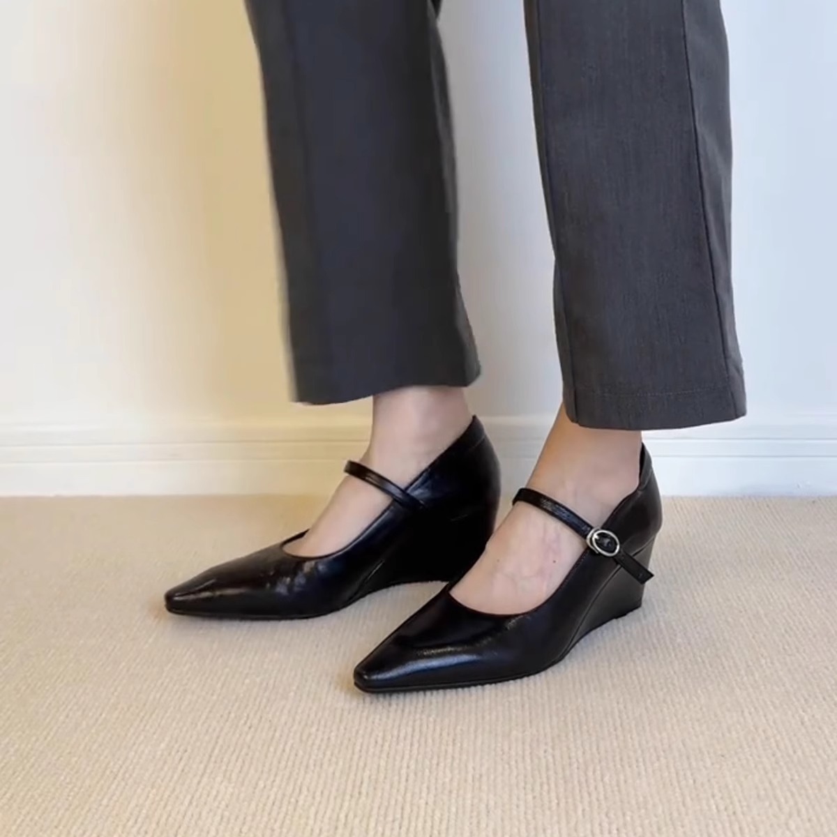 レディース】上品ウェッジソール ストラップパンプス - 走れる 疲れ