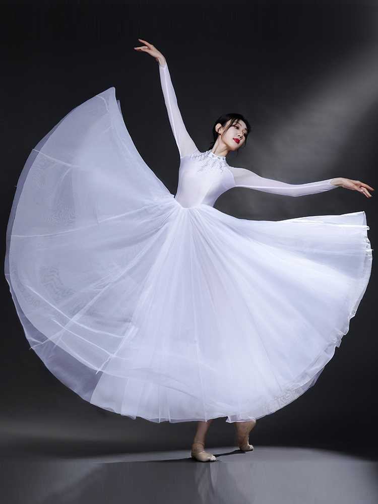 優雅な裾の広がり！社交ダンススカートおすすめ10選 - ダンス衣装専門