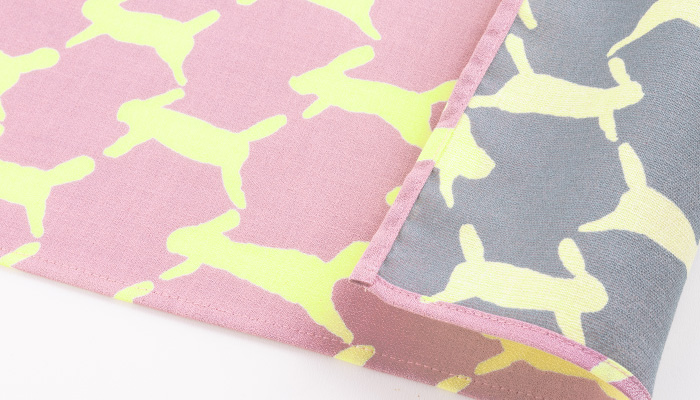 50 ミナ ペルホネン 両面 run run run ピンク/モスグリーン | ふろしき