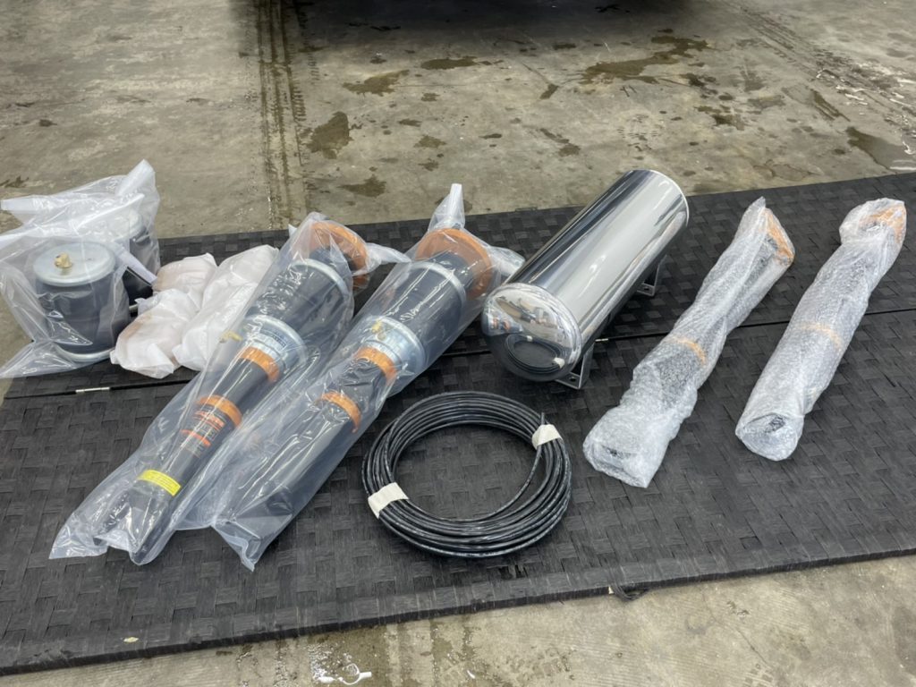 220系クラウン エアサス化！ | マークXのカスタムカー専門店なら