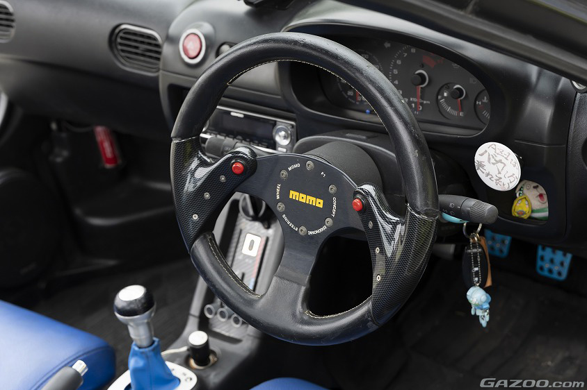 気付けば2シーター軽スポーツ囲まれていた!? 家族で楽しむ『AZ-1』を