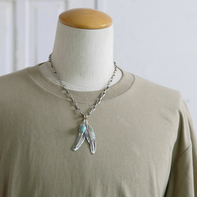 ハーヴィーメイス ターコイズ×12KGF フェザーペンダント｜マライカ公式通販