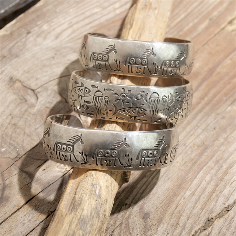 136mm ナターシャペシュラカイ スタンプワーク バングル うま