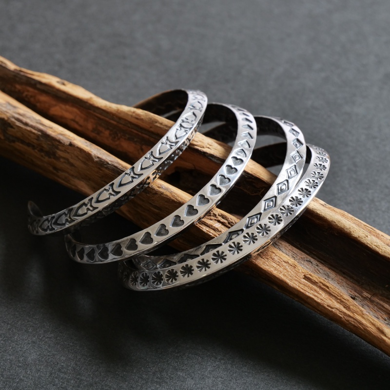 141mm サンシャインリーブス トライアングル 3面スタンプ バングル