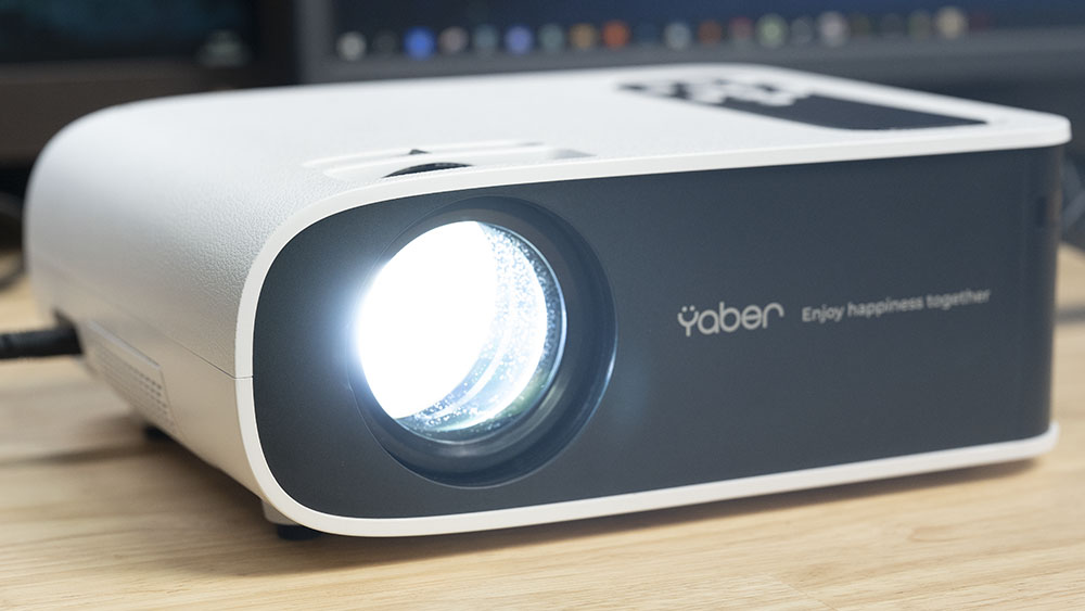 Yaber Pro V8 レビュー。450ANSIルーメンの格安プロジェクター