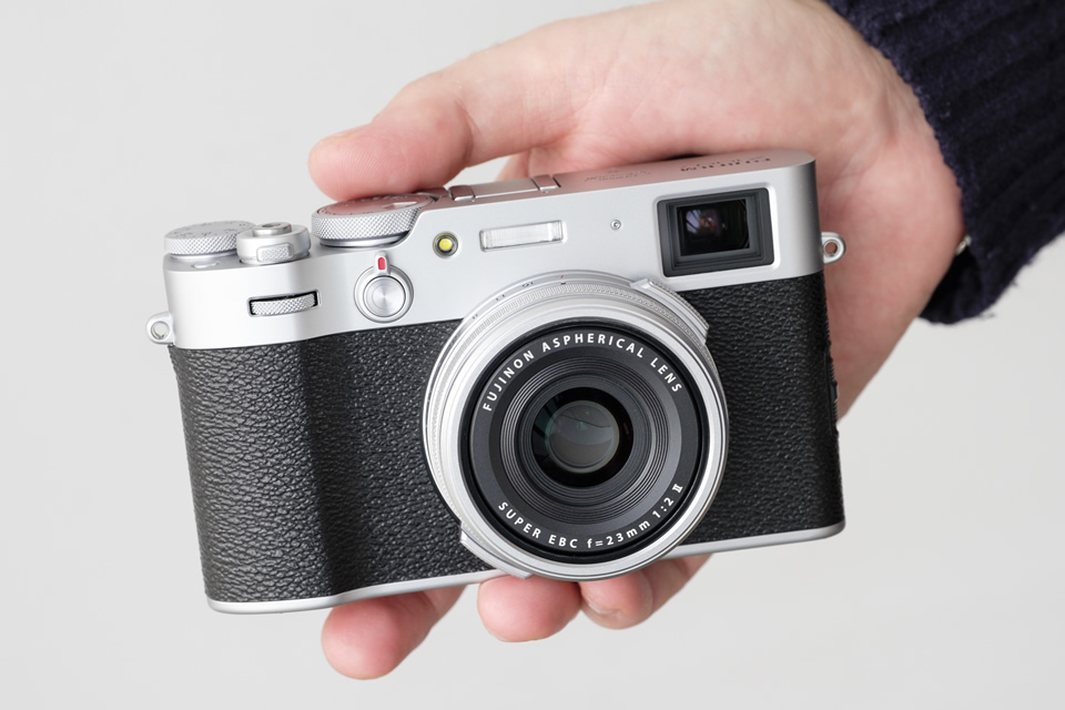 コンパクトデジカメ「FUJIFILM X100V」に長時間撮影による高熱化防止