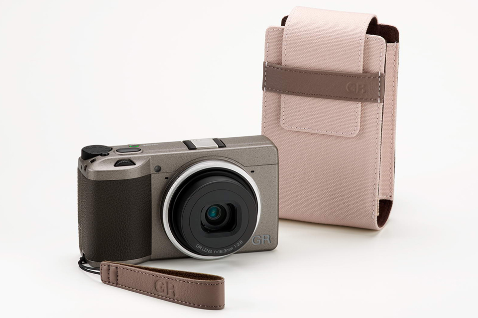 人気コンデジ「RICOH GR III」が特別カラーになった限定セット「Diary