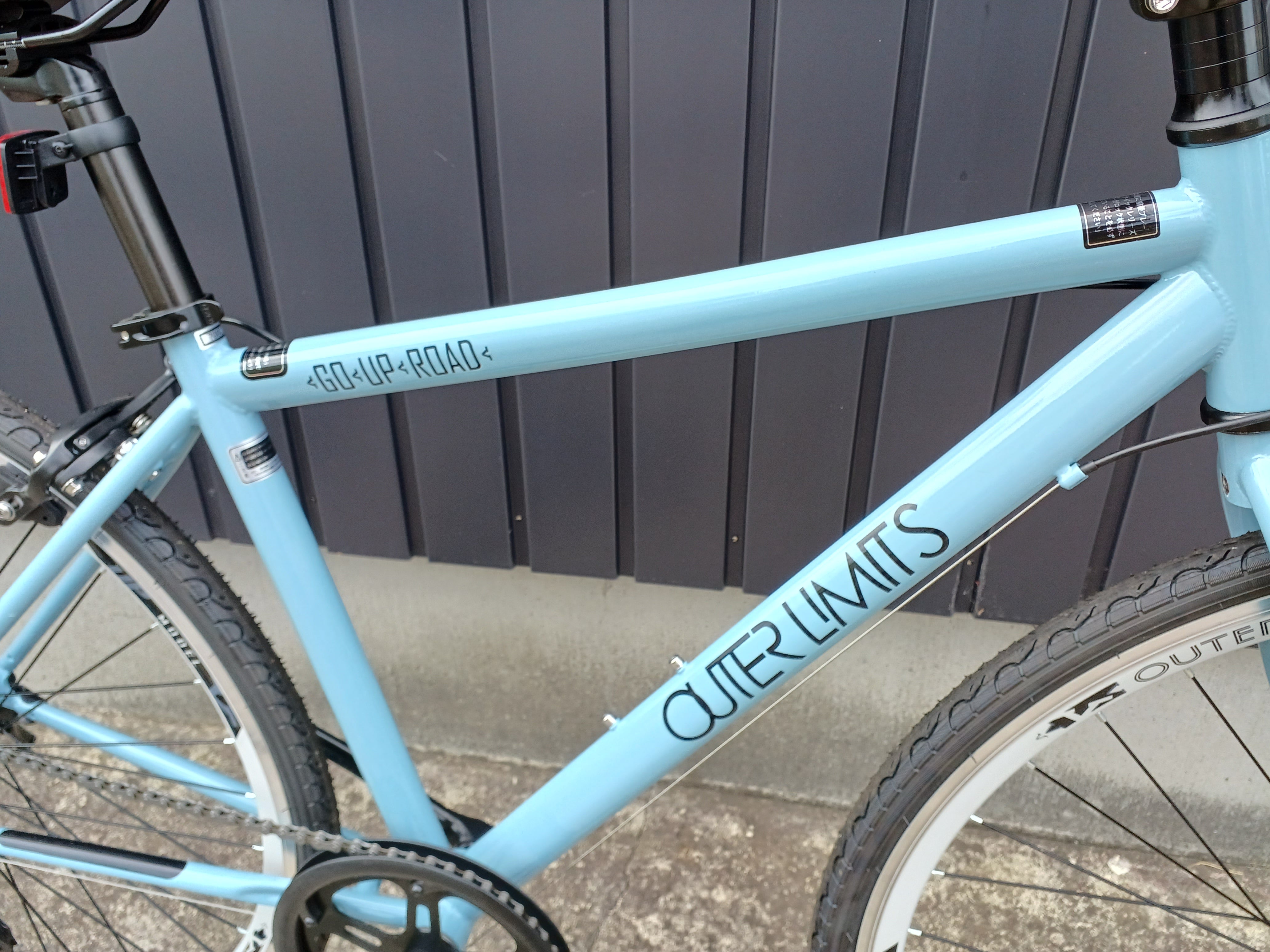 店舗 在庫あり】クロスバイク アウターリミッツ 700C 6段変速 ブルー