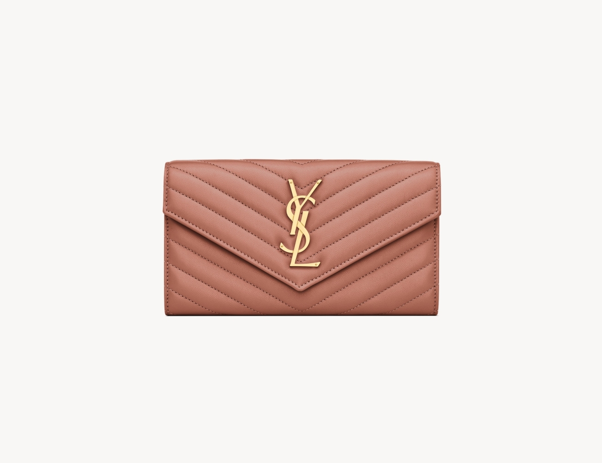 サンローランの日本限定財布は、ハッピーを呼び込む大人ピンク！ | GINGER