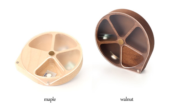 PillCase」回転する蓋で薬が取り出し易いおしゃれで便利な木製