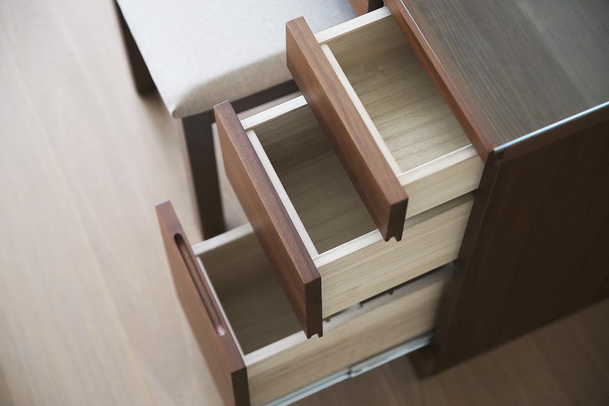 レッチェ 80ドレッサー(椅子つき) WN