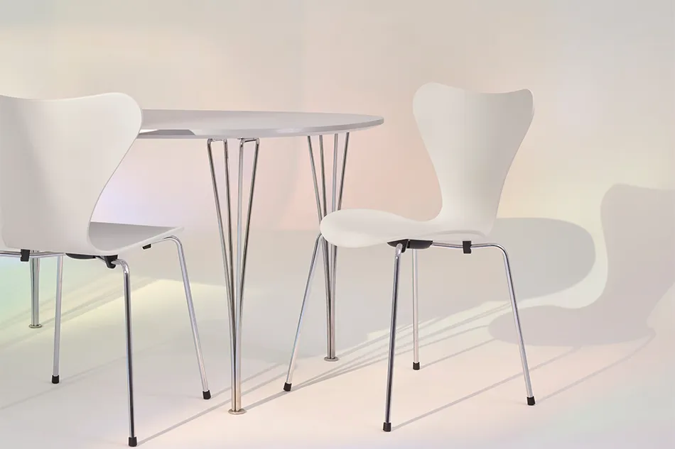 Seven chair 7:14 AM（セブンチェア）/FRITZ HANSEN（フリッツ・ハンセン）