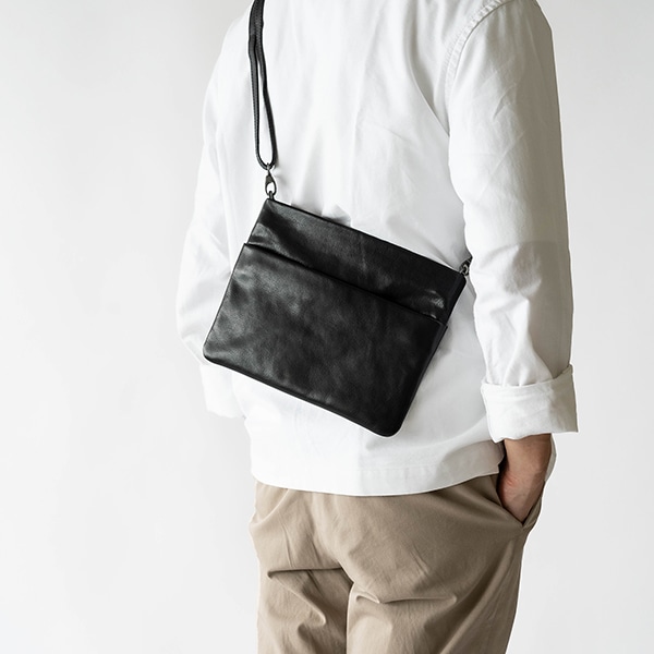 レザーサコッシュ 本革 ショルダーバック ボディバッグ HADLEY BLACK