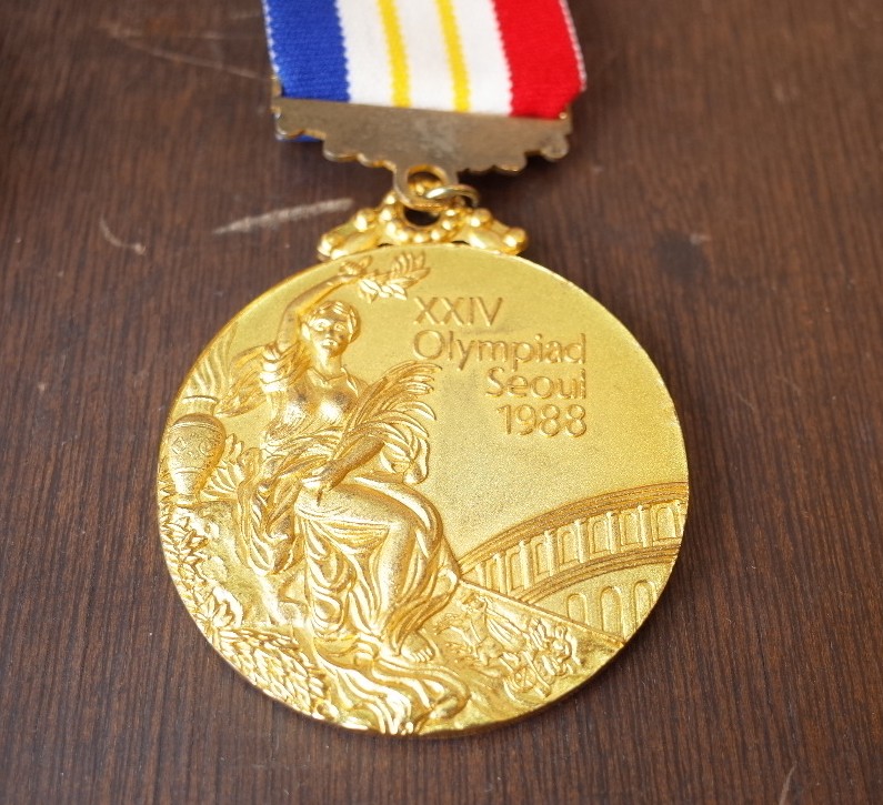ソウルオリンピック 金メダル 1988年 レプリカ | 古着の販売・買取専門