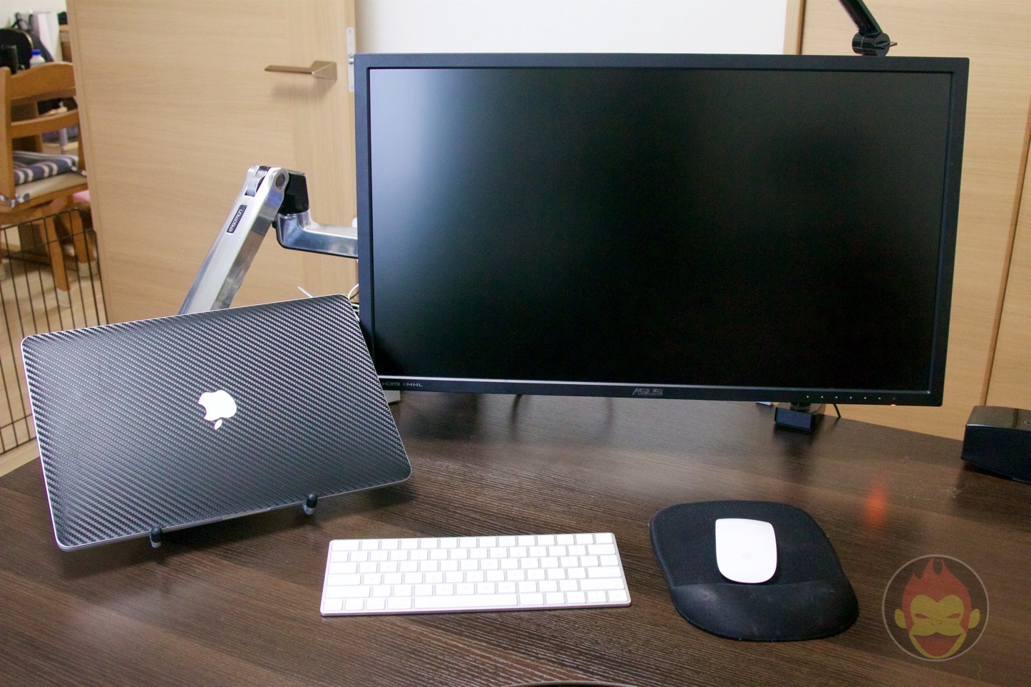 レビュー】エルゴトロン製のデュアルモニター用ディスプレイアームを