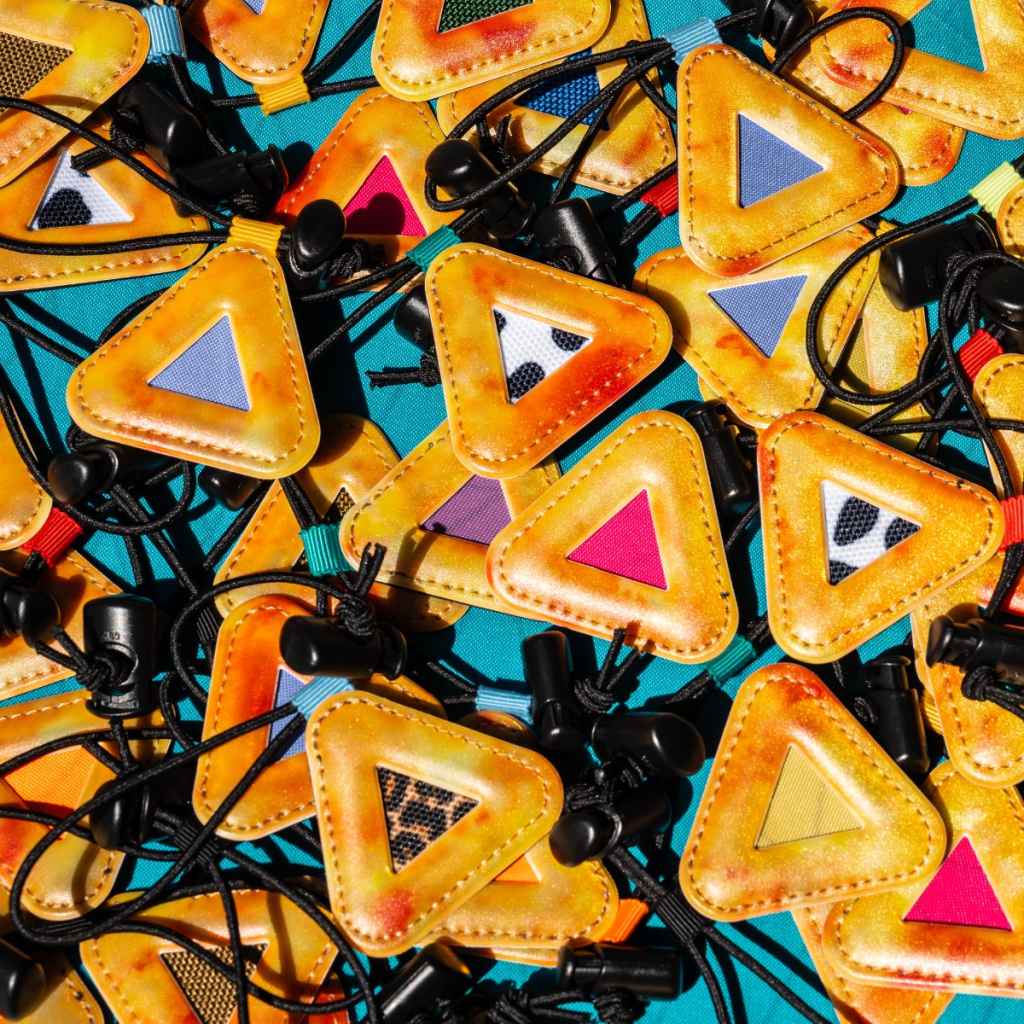 BLUE LUG* MINI triangle reflector mini (fire dye) - BLUE LUG