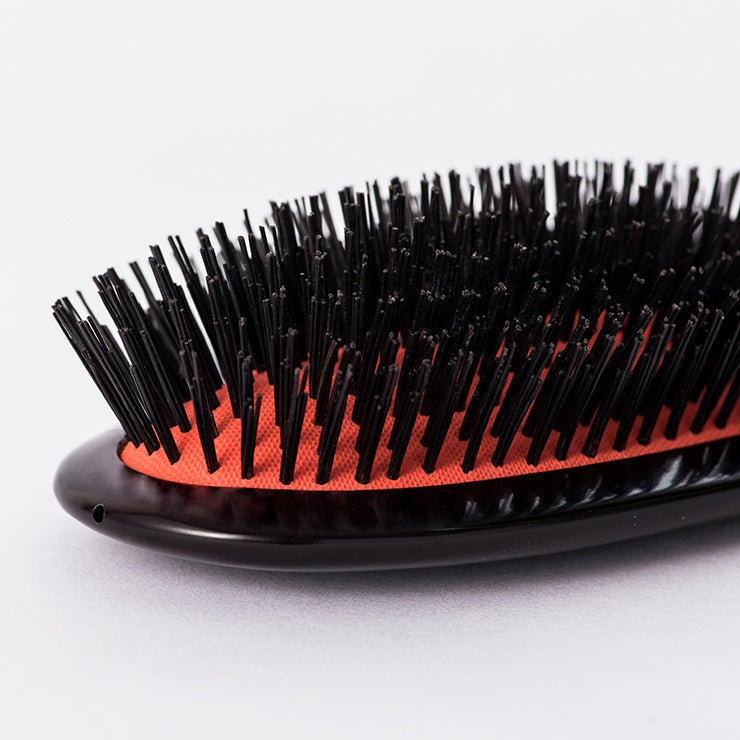 HANDY BRISTLE DARKRUBY – Graphpaper