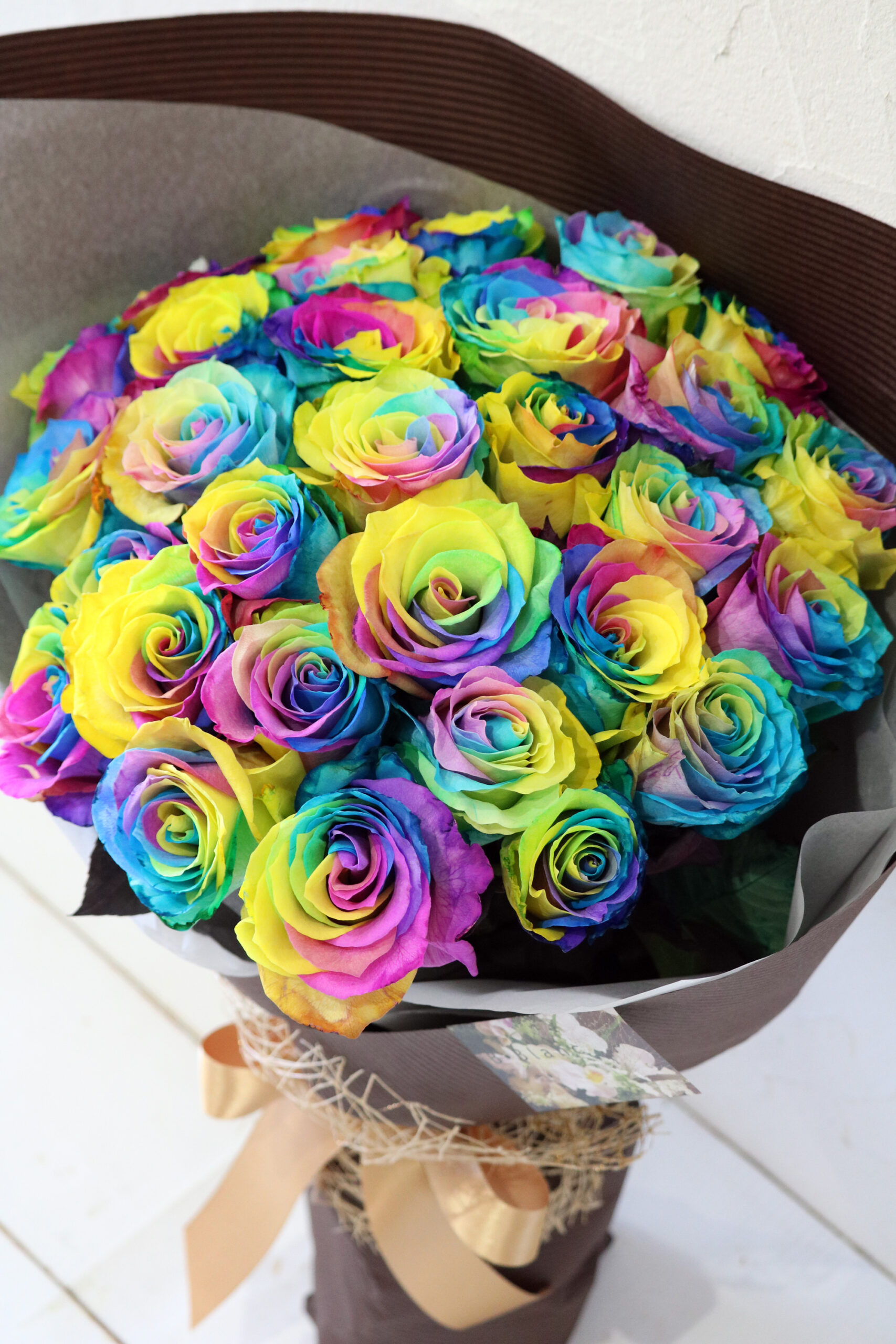 花束 30本のレインボーローズの花束 | フラワーギフト・プレゼント