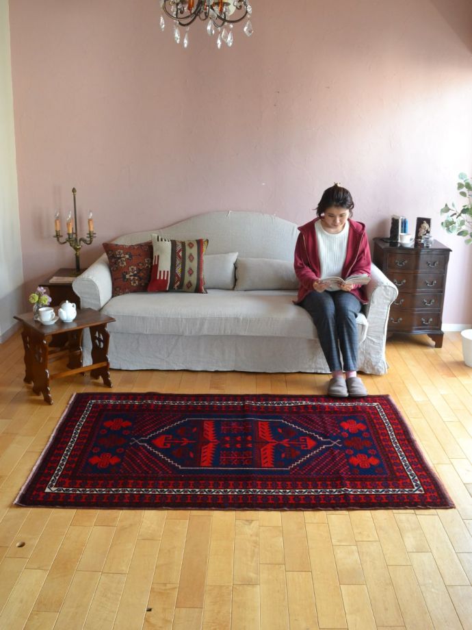 一点もののおしゃれなビンテージ絨毯 トルコバルケシルのトライバル