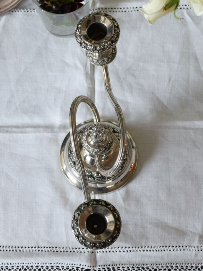 イギリスから届いたキャンドルスタンド、シルバープレートの2本用の