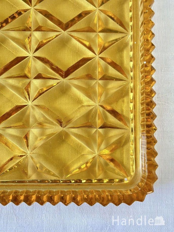 アンティークガラスの美しいプレート、イギリスから届いたアンバー色の