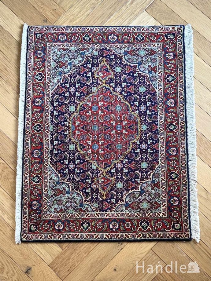 マヒデザインの希少なビンテージペルシャ絨毯、タブリーズTabriz