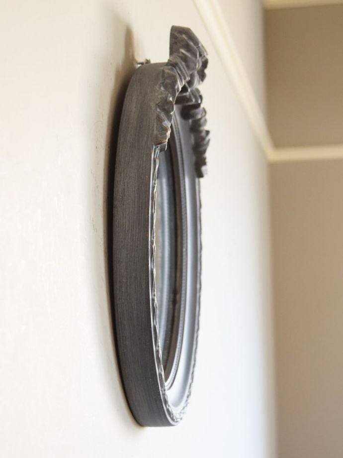 フレンチアンティーク風のおしゃれな鏡、リボンの模様が可愛い壁掛けの