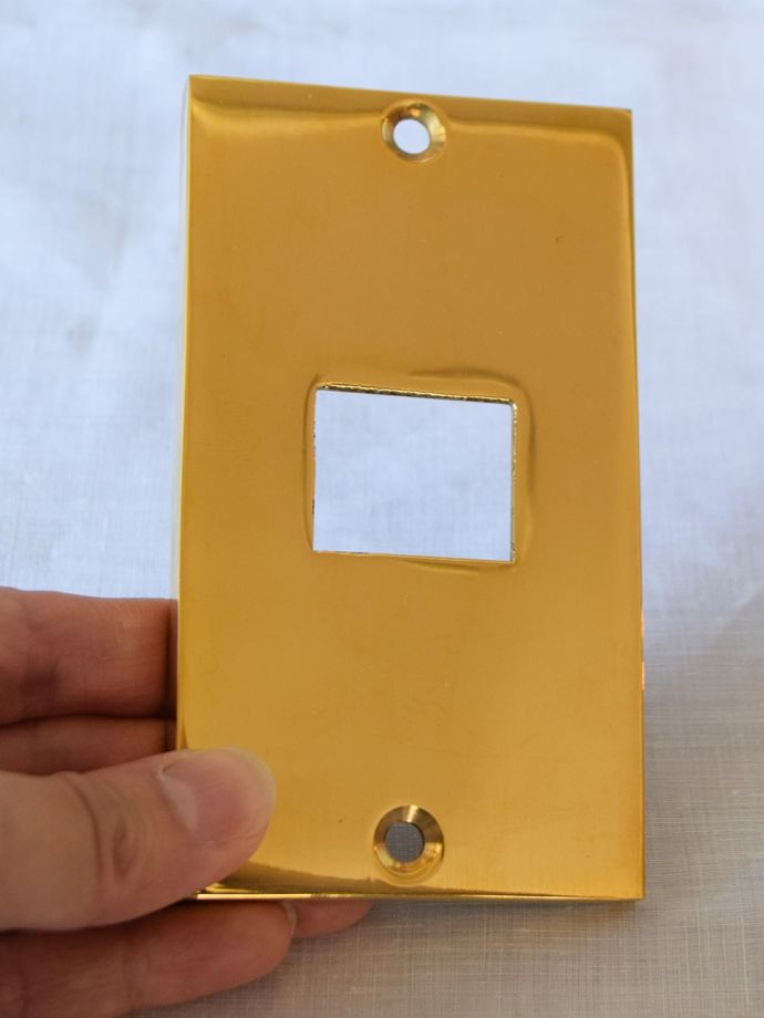 英国アンティーク調のおしゃれなスイッチカバー、真鍮製のコンセント