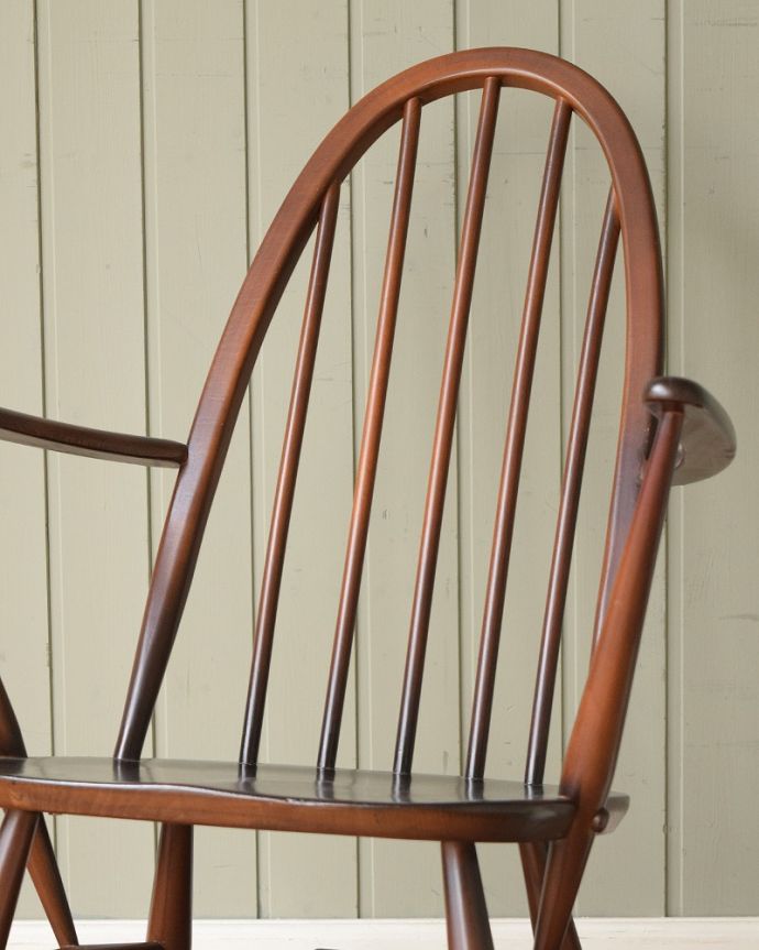 アーコールのクエーカーアームロッキングチェア（アップルチョコ色