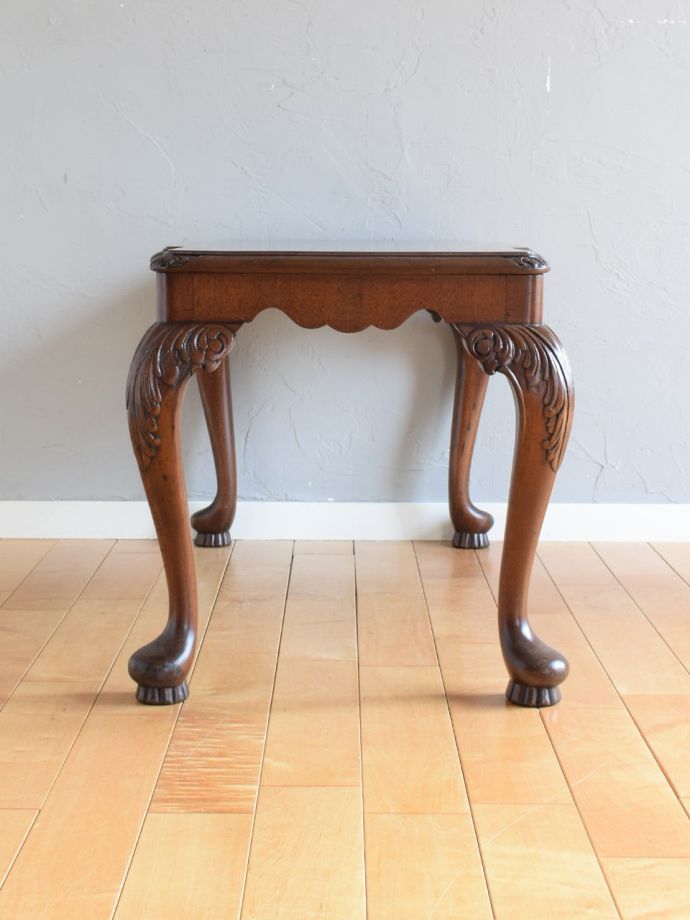 英国アンティークの猫足のローテーブル、 ウォールナット材の美しい