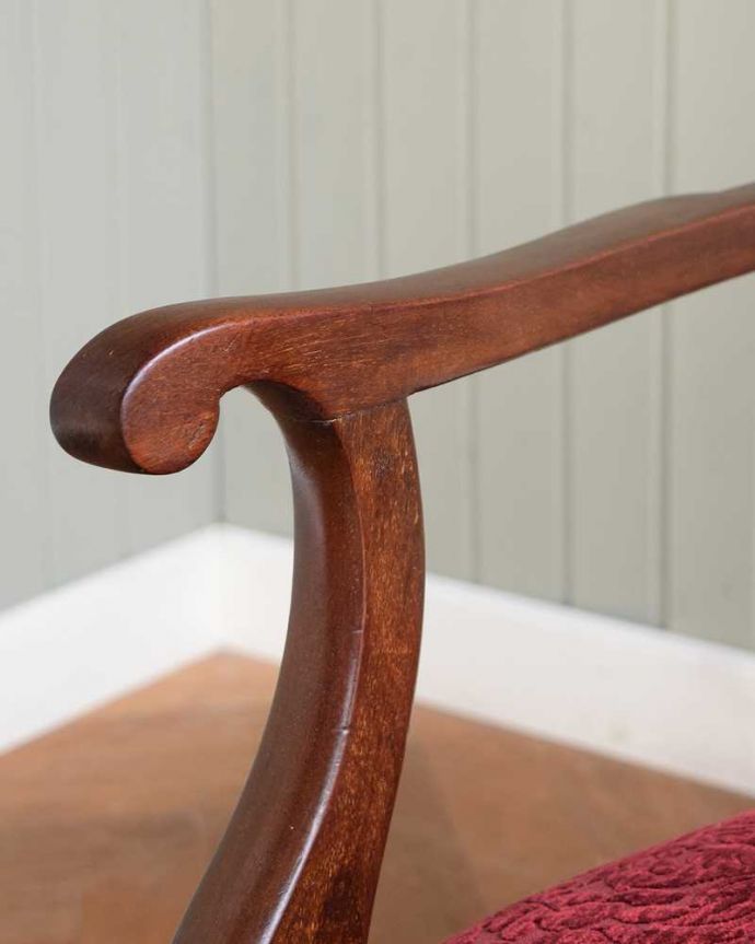 英国アンティークのアームチェア、シノワズリが美しいサロンチェア(q