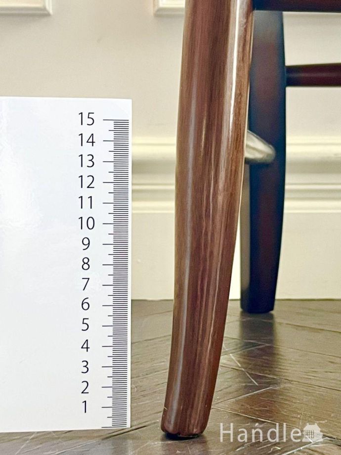 アンティーク調のバルーンバックチェア、英国アンティーク風マホガニー