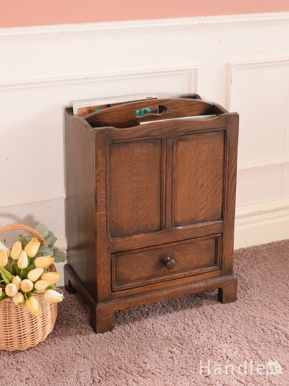 イギリスから届いたアンティークのおしゃれな家具、引き出し付きの