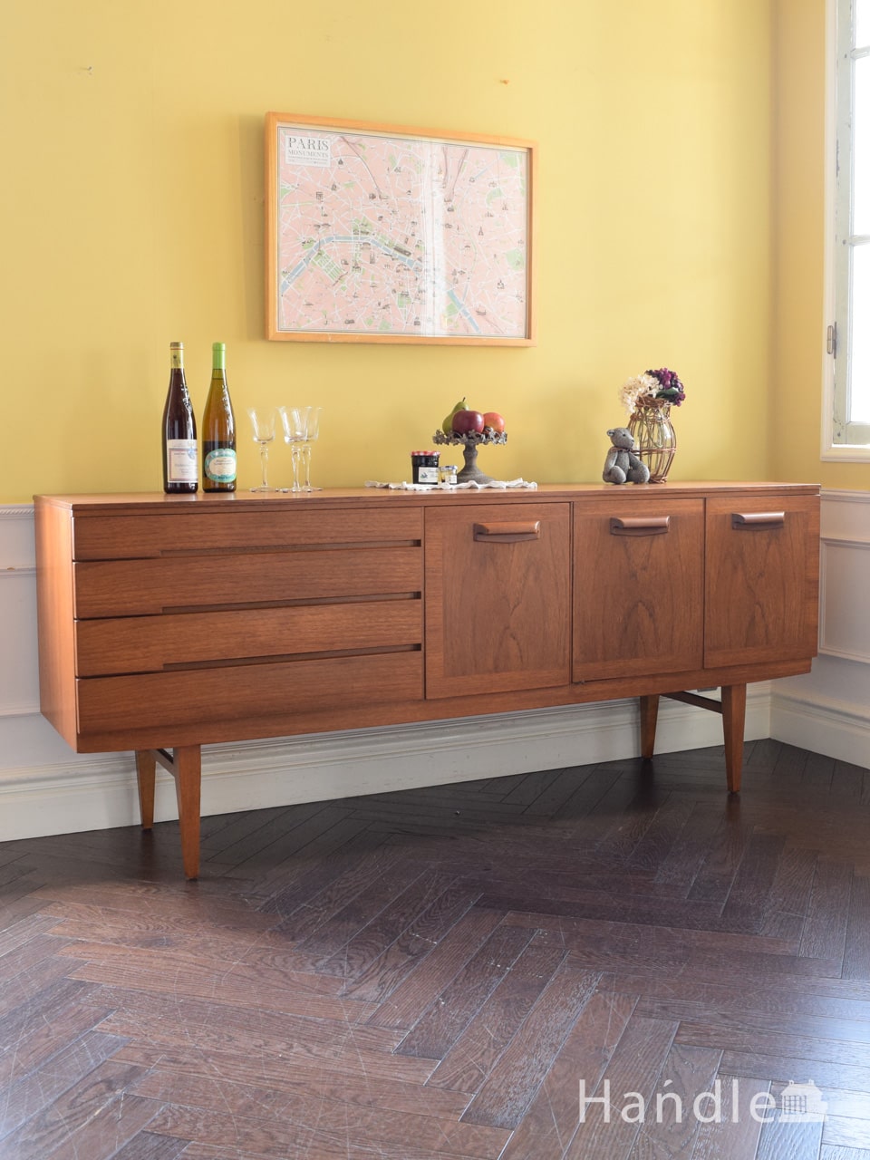 英国アンティークのおしゃれなテレビボード、ビンテージのリビング