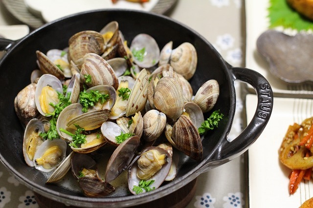 ストウブ ベビーウォック16cmの使い勝手のよさに驚き！食卓にそのまま