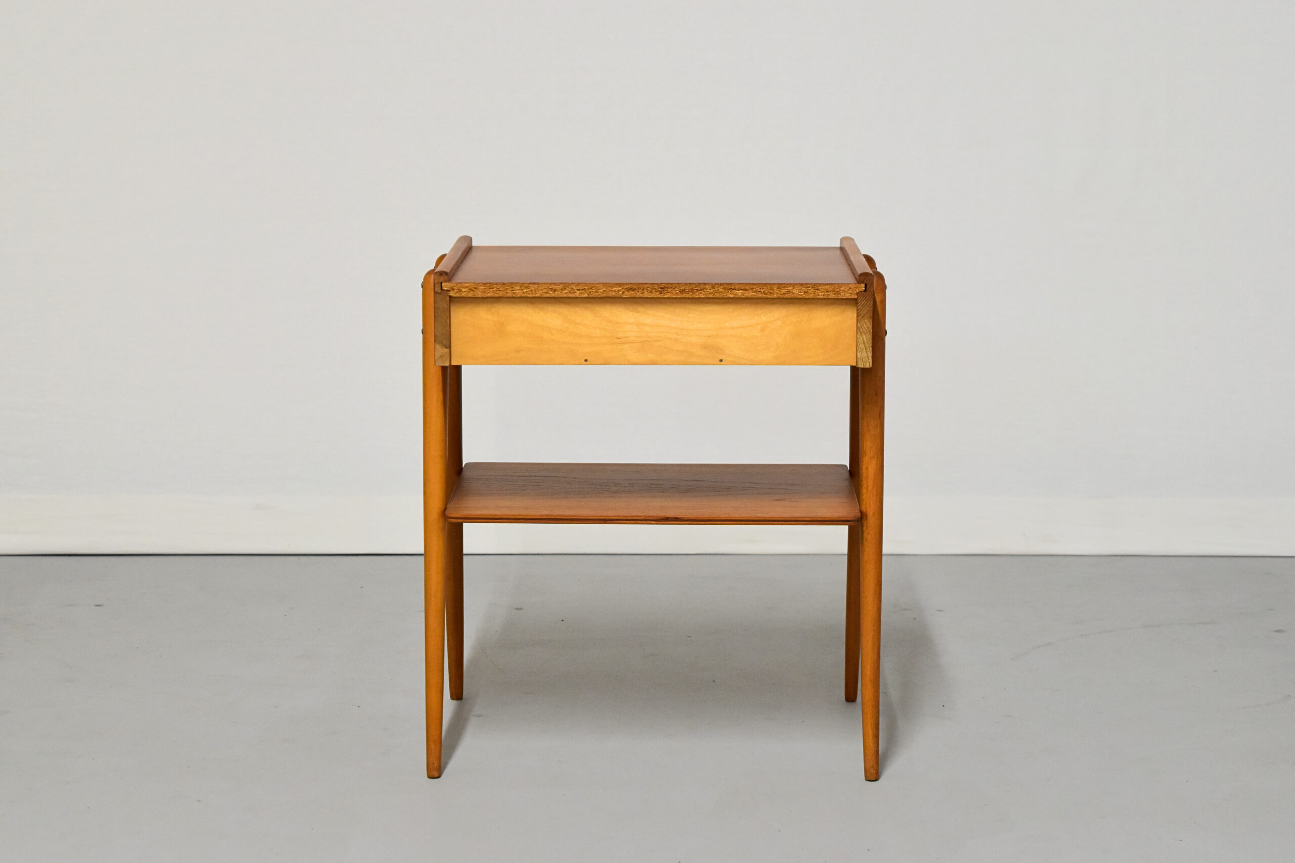 ベッドサイドテーブル/ミニチェスト by AB Carlstrom＆Co Mobelfabrik