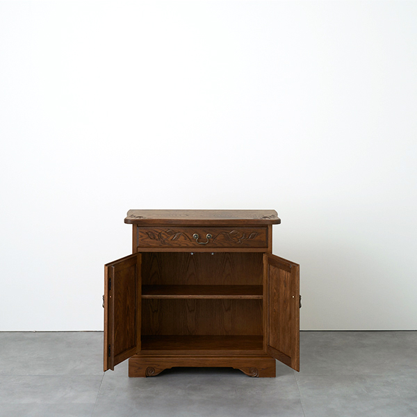 シーンで選ぶ「花柄コンソールキャビネット(CO-61)」 | 葉山家具