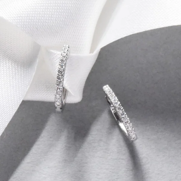 K18WGダイヤ合計0.09ctスリム ラウンドフープピアス | Flowery Loofha