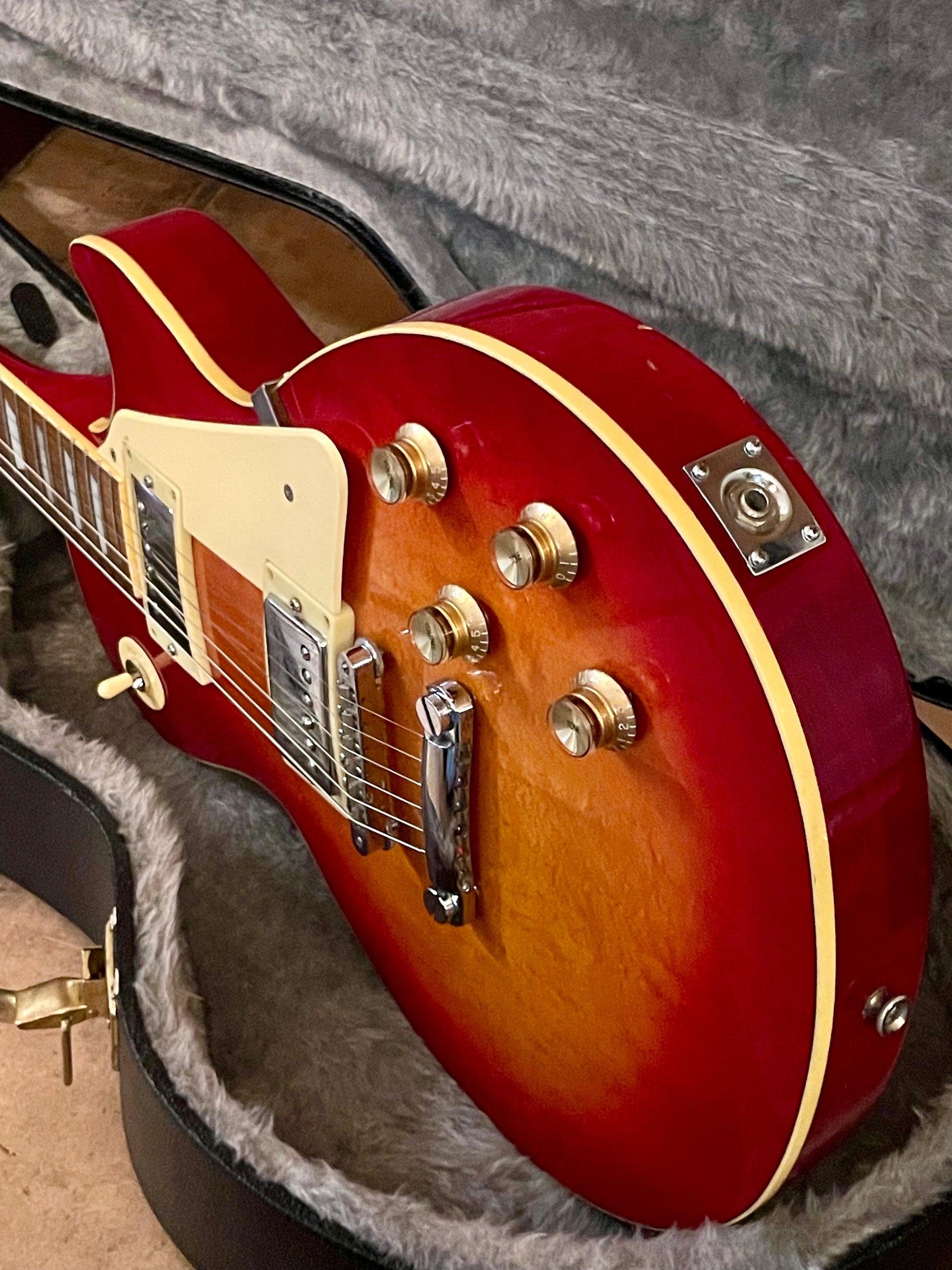 1976-1979 Yamaha Studio Lord SL380 with Case in Excellent