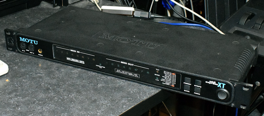Mark Of The Unicorn（MOTU）「MIDI Express XT」を購入: シンセな日々