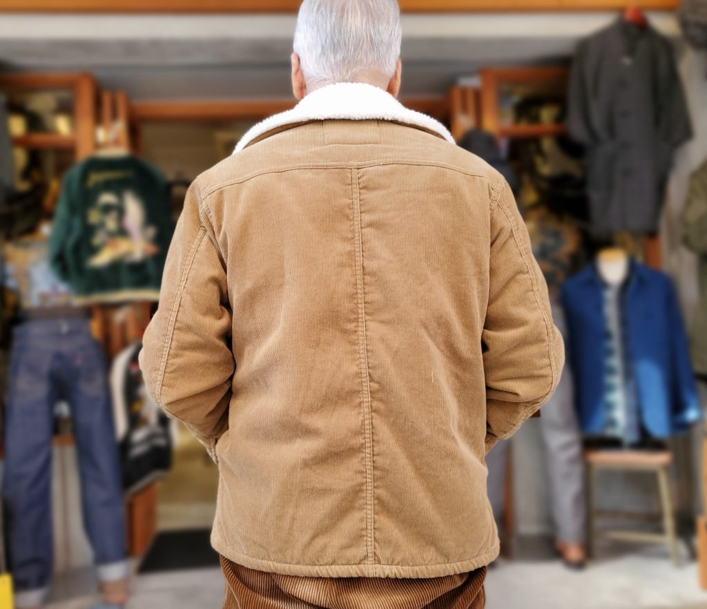 秋冬の定番アウターのひとつ | HINOYA Official Site