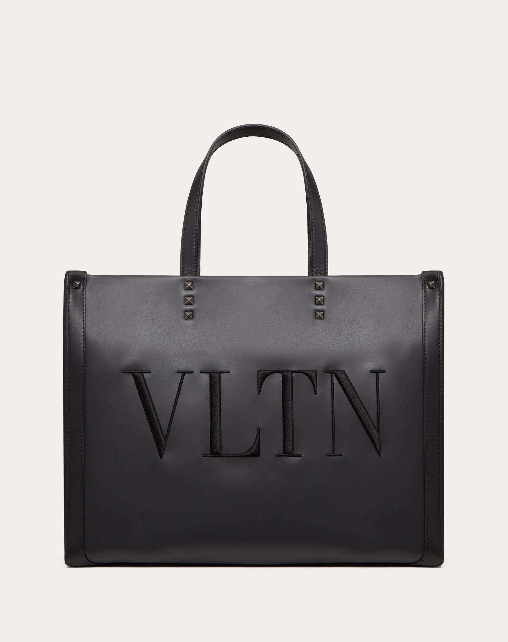 VALENTINO、環境配慮した新作メンズトートバッグ発売 | HIGHSNOBIETY
