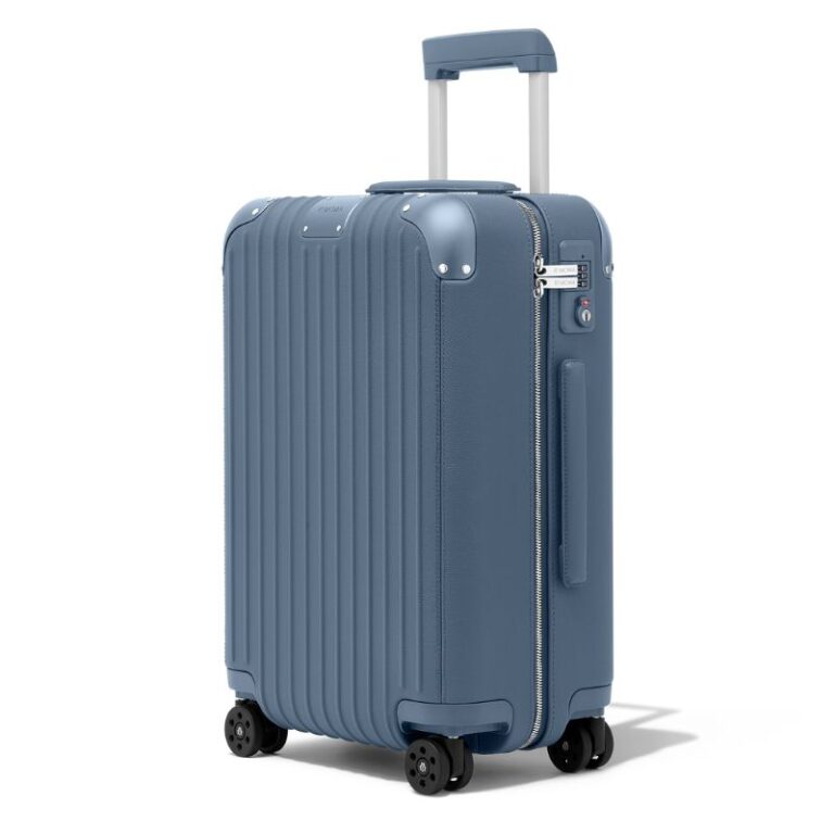 RIMOWA×MONCLER、鏡のような表面のコラボスーツケース発表